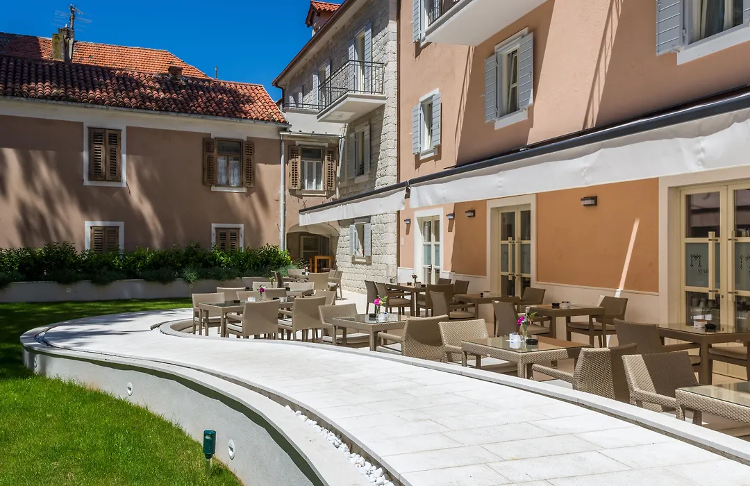 Hotel Marul-1
